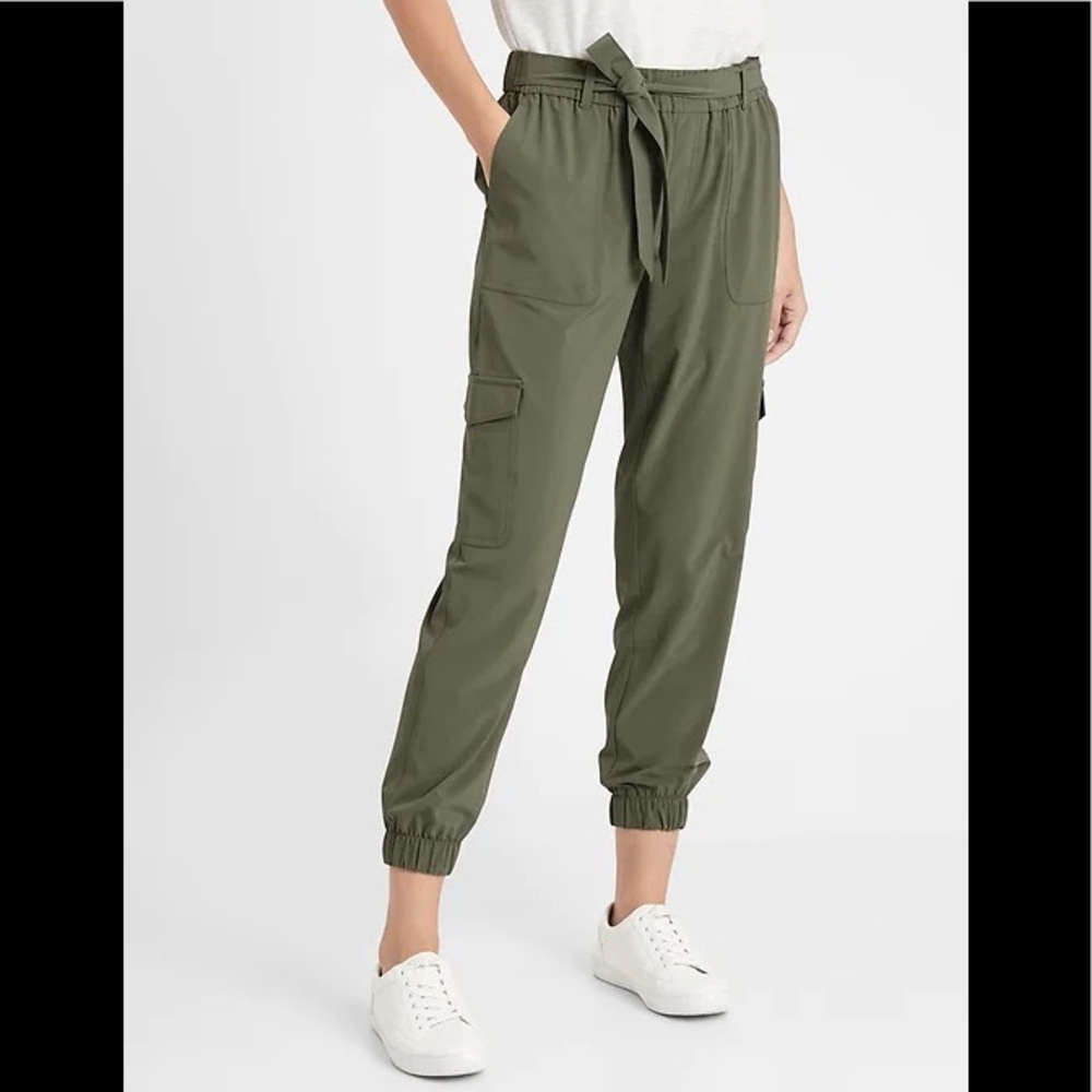 Banana Republic Green Tie Waist Joggers NWT